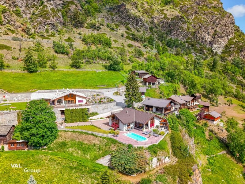Your retreat with pool, view and plenty of privacy (29)