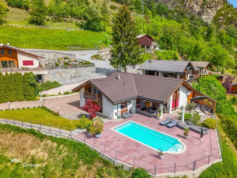 Your retreat with pool, view and plenty of privacy (27)