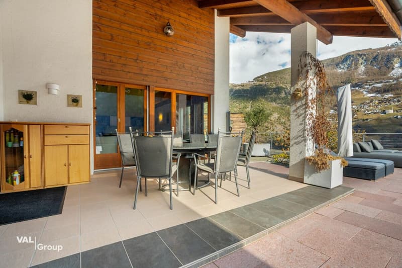 Your retreat with pool, view and plenty of privacy (8)