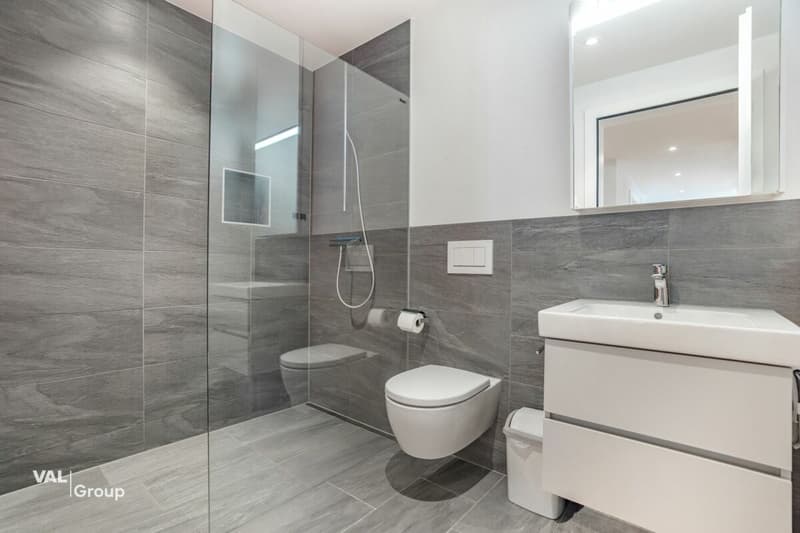 A home with quality, comfort, and excellent location (10)