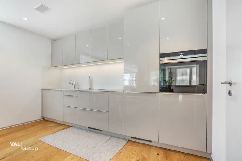 A home with quality, comfort, and excellent location (6)