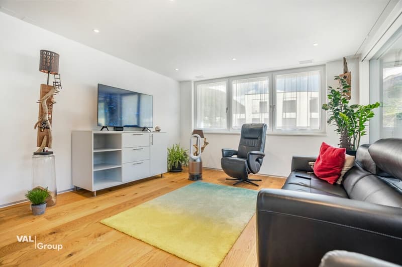 A home with quality, comfort, and excellent location (3)