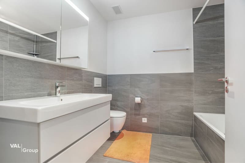 A home with quality, comfort, and excellent location (11)