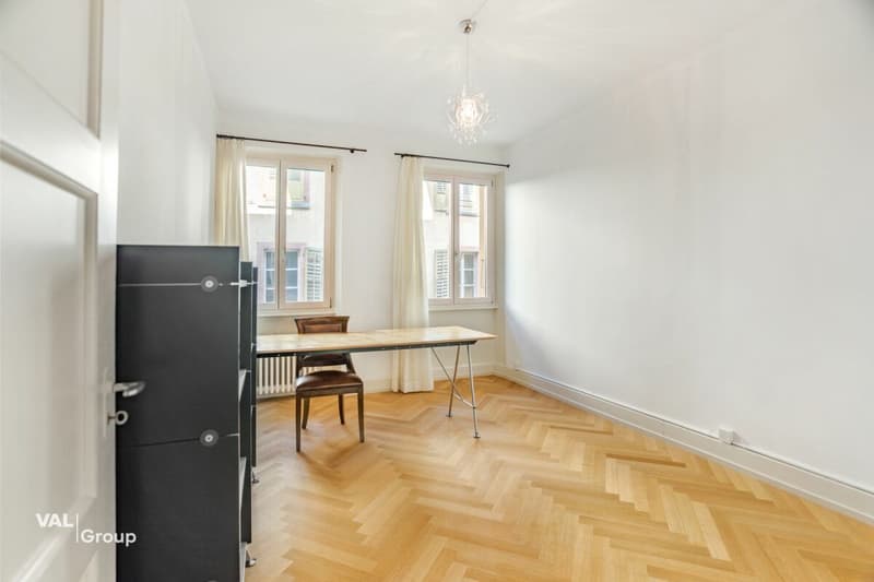 Wohnen mit Charakter - hochwertig umgebaute Wohnung im Herzen von Visp (7)