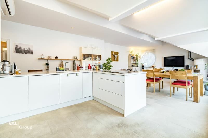 Exclusive 4.5-room attic apartment with lift directly into the apartment and large panoramic terrace in Visp (4)