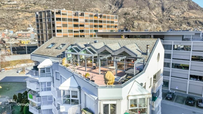 Exclusive 4.5-room attic apartment with lift directly into the apartment and large panoramic terrace in Visp (17)
