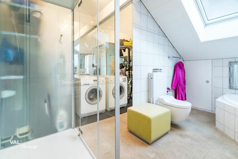 Exclusive 4.5-room attic apartment with lift directly into the apartment and large panoramic terrace in Visp (12)