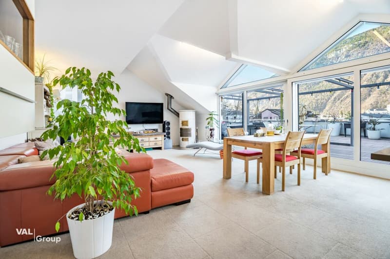 Exclusive 4.5-room attic apartment with lift directly into the apartment and large panoramic terrace in Visp (5)
