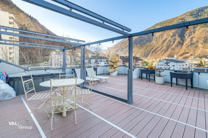 Exclusive 4.5-room attic apartment with lift directly into the apartment and large panoramic terrace in Visp (16)