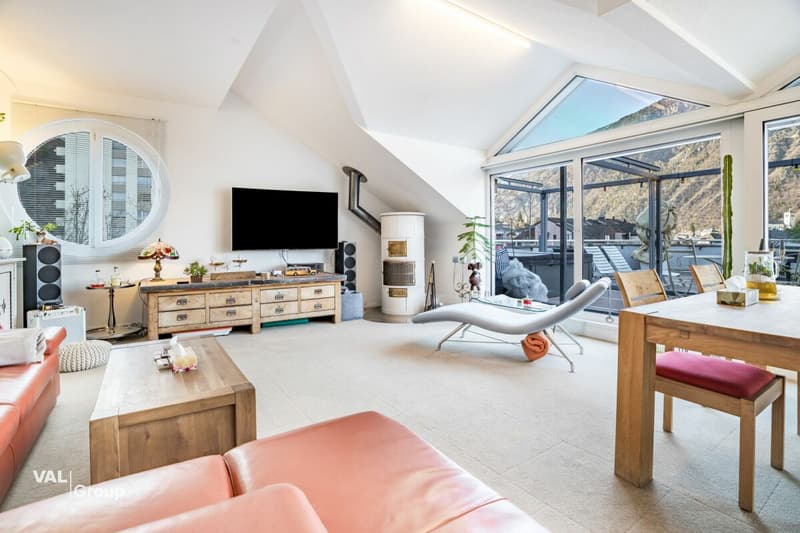 Exclusive 4.5-room attic apartment with lift directly into the apartment and large panoramic terrace in Visp (1)