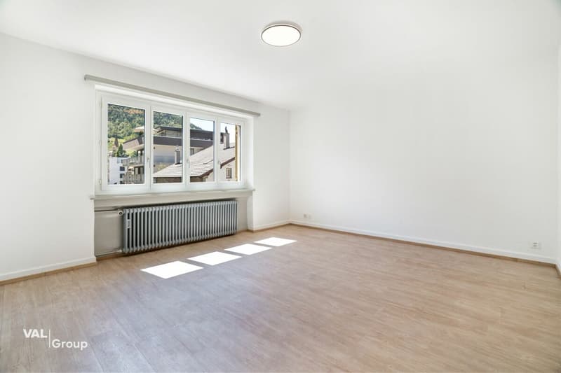 Modern renovated 4.5-room apartment in the heart of Visp (3)