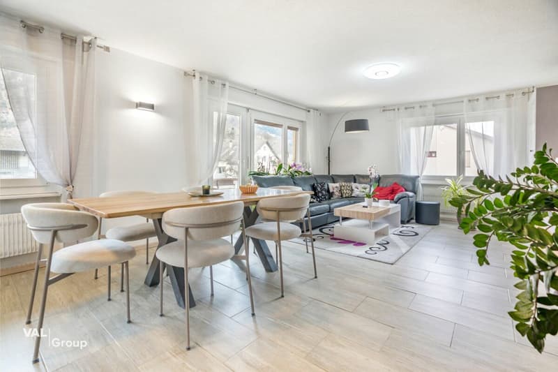 Stilvoll renoviert mit viel Platz und Charme (4)