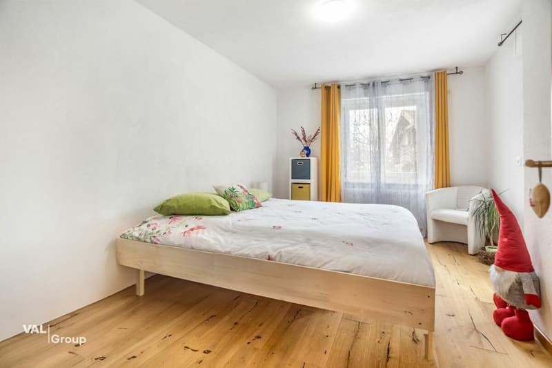Stilvoll renoviert mit viel Platz und Charme (12)