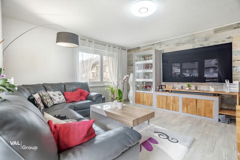 Stilvoll renoviert mit viel Platz und Charme (3)