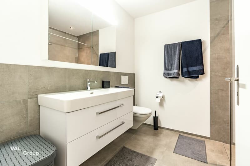 Abitazione moderna con vista panoramica a Wimmis, che combina tranquillità, comfort e paesaggio (7)