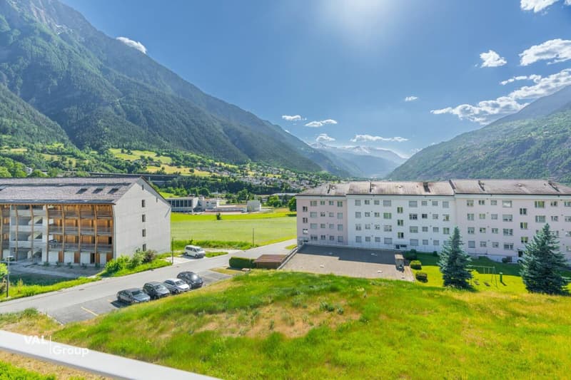 Grosszügige Attikawohnung mit Panoramablick über Brig (11)