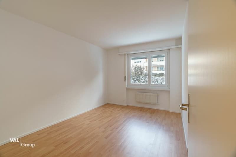 Lichtdurchflutete Wohnung mit Talsicht in familienfreundlichem Quartier (11)