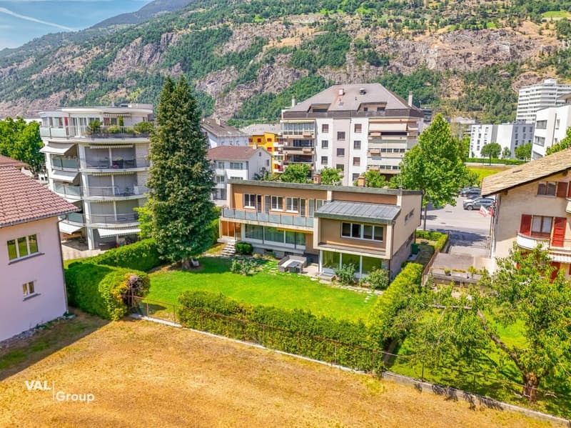 Seltene Gelegenheit: viel Raum, grosser Garten, zentrale Lage mit Gewerbeoption (1)