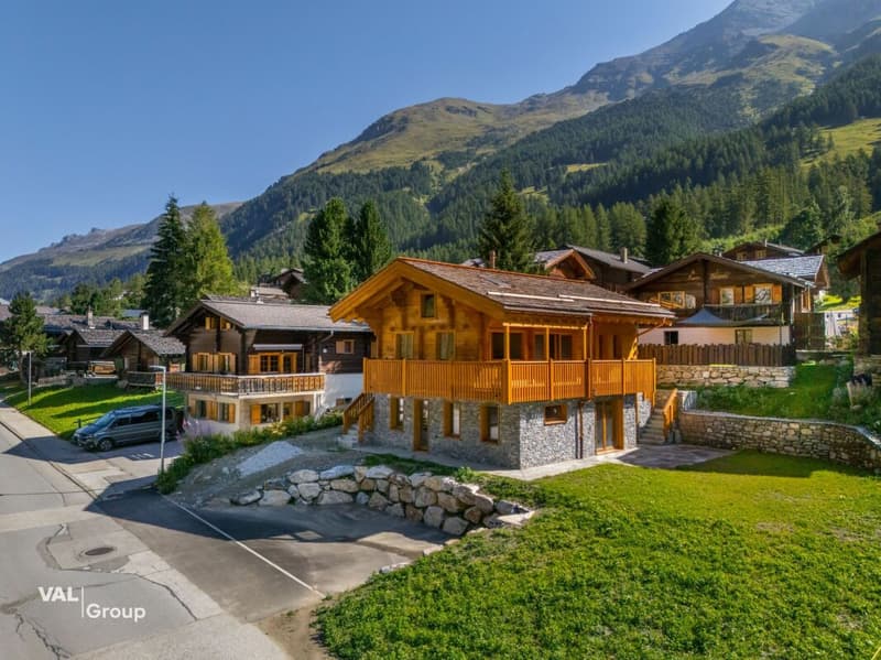 Charmant chalet aux élégances alpines dans un décor à couper le souffle (2)