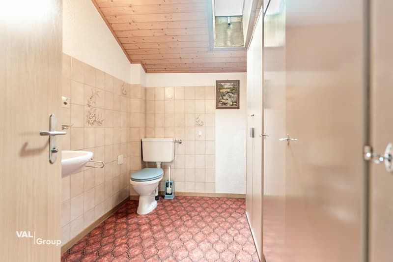 Interesting house with many rooms and flexible use (15)