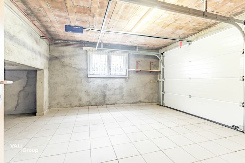 Interesting house with many rooms and flexible use (21)