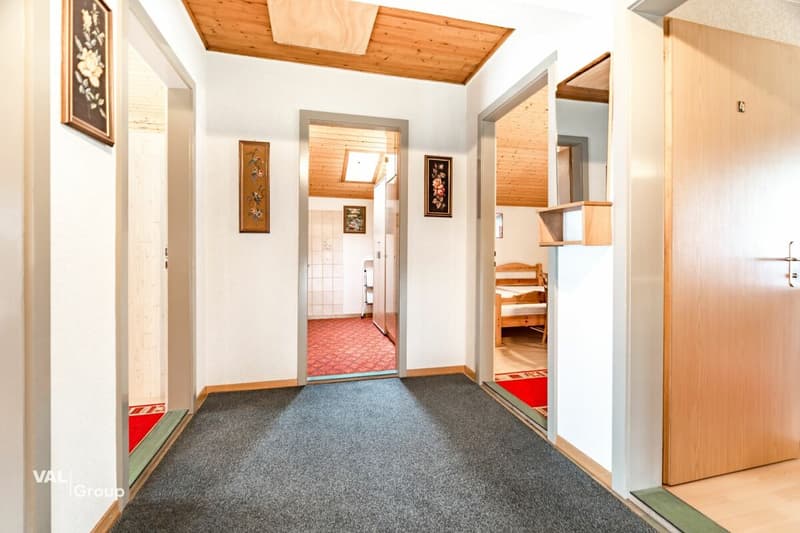 Interesting house with many rooms and flexible use (10)
