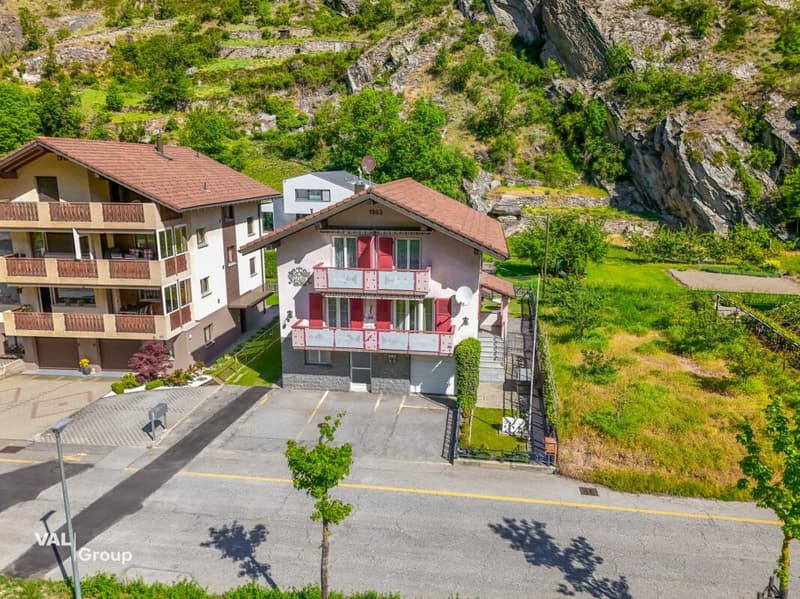 Interesting house with many rooms and flexible use (23)