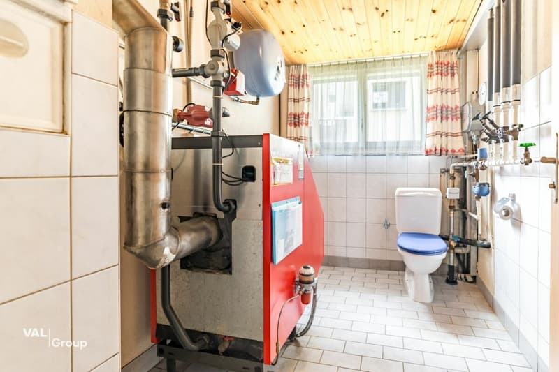 Interesting house with many rooms and flexible use (20)