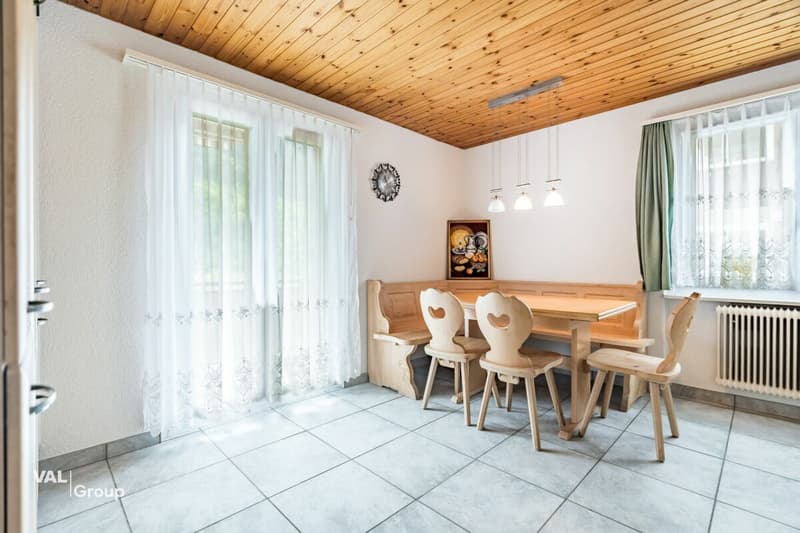 Interesting house with many rooms and flexible use (5)