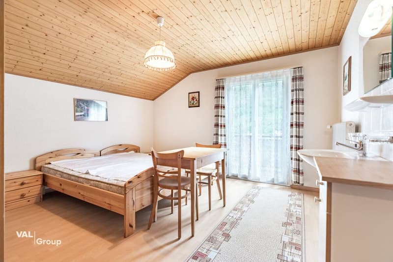 Interesting house with many rooms and flexible use (13)