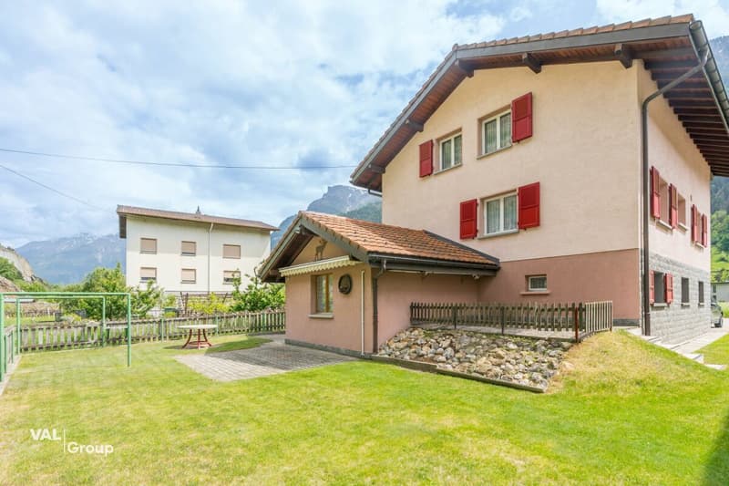 Interesting house with many rooms and flexible use (2)