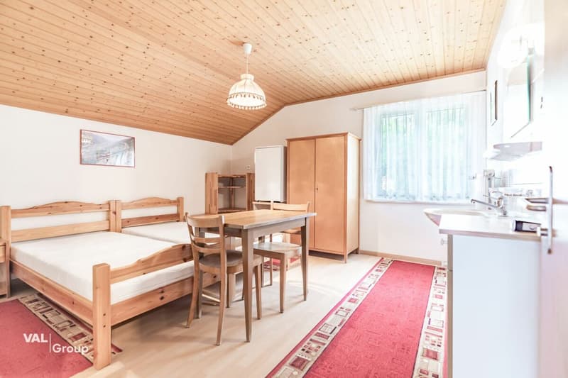 Interesting house with many rooms and flexible use (14)