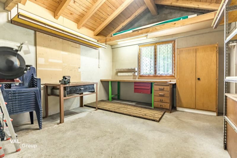 Interesting house with many rooms and flexible use (18)