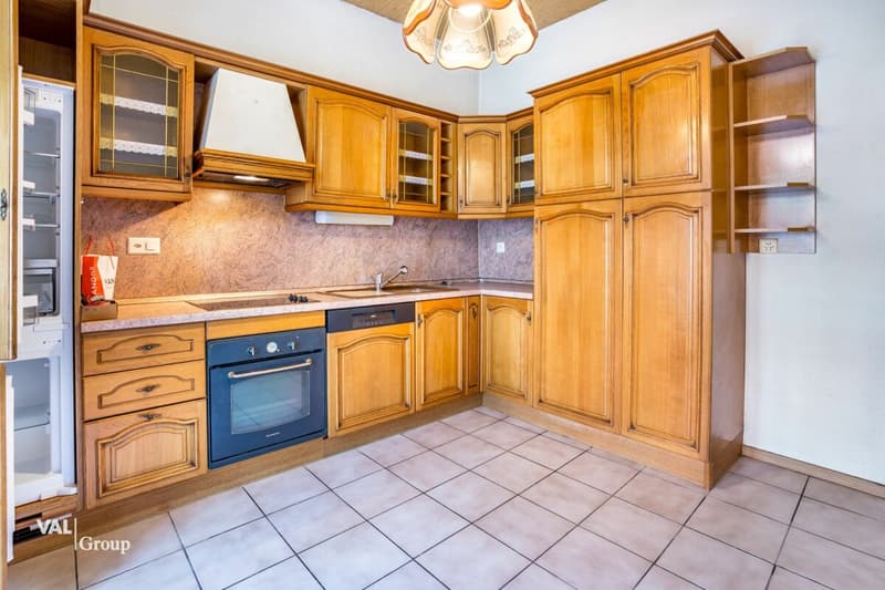 Appartement 4,5 pces, avec atelier dépôt de 64 m2, à rénover (2)