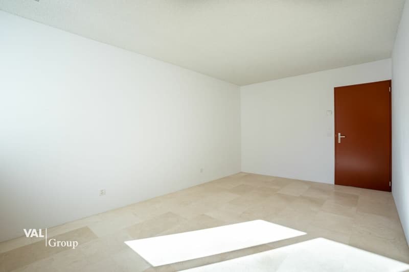 Modern living in a prime location (7)