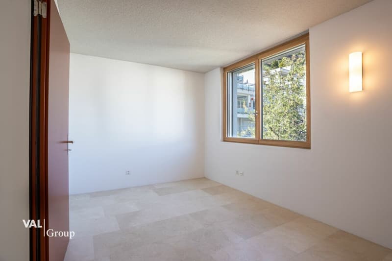 Modern living in a prime location (8)