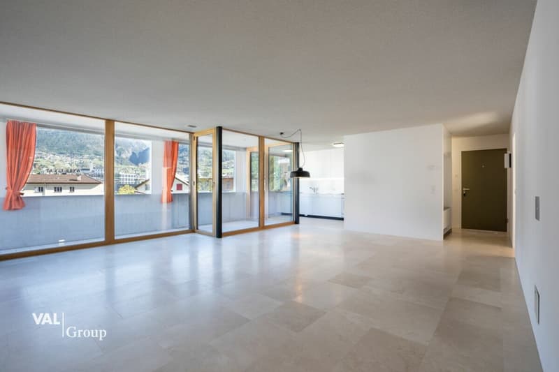 Modern living in a prime location (2)