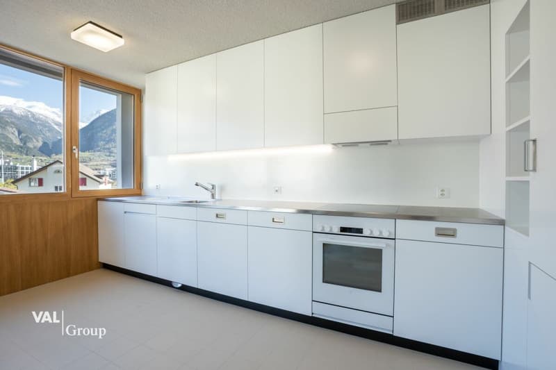 Modern living in a prime location (3)
