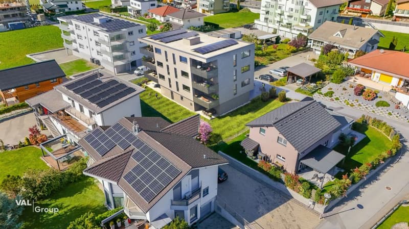 Grossräumige Neubauwohnung mit Balkon und Bergsicht (4)