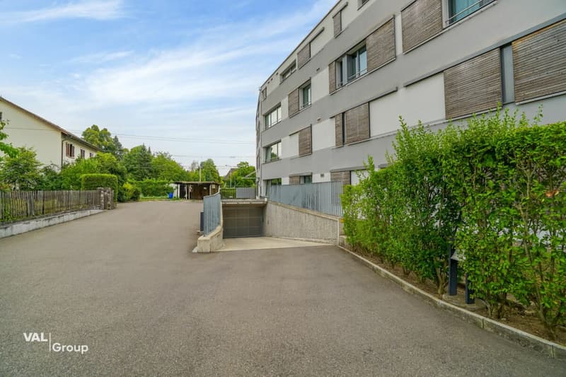 Attraktive 2.5-Zimmer-Wohnung mit grosser Terrasse an zentraler Lage in Bülach (9)