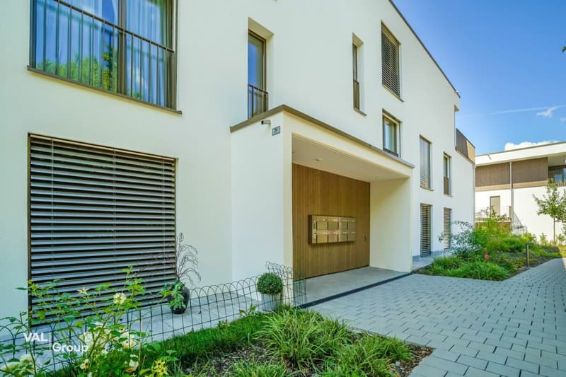Hochwertige 3.5-Zimmer Gartenwohnung mit Smart Home und privatem Fitnessraum (12)