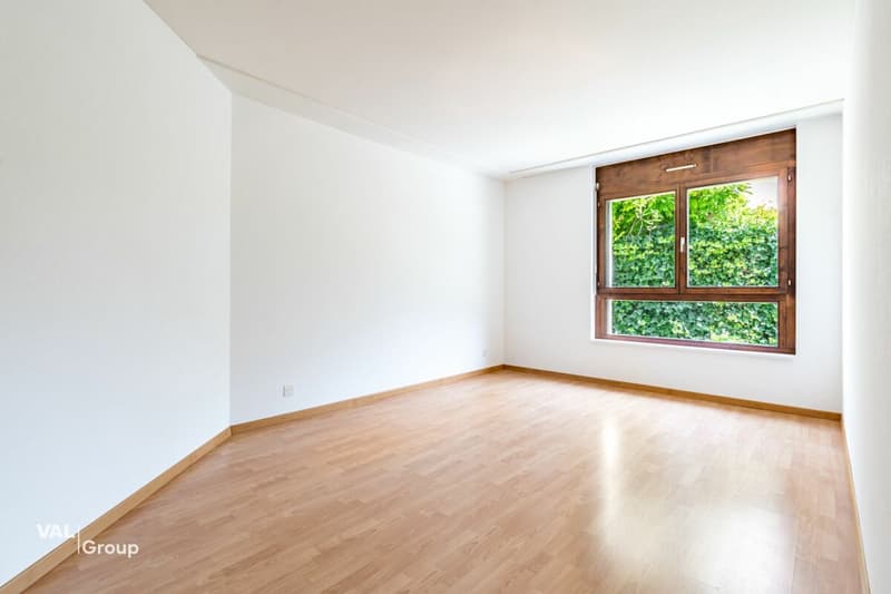 Agréable, avec bel espace jardin, à deux pas de la capitale (5)