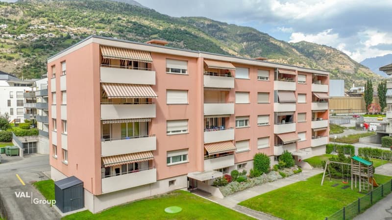 Zentrale 3.5-Zimmer-Wohnung mit Balkon in Visp (1)