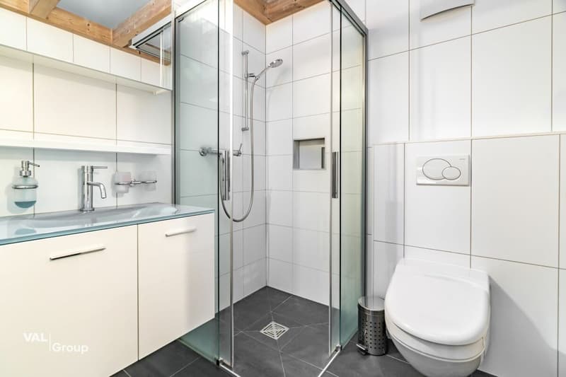 Exklusive 4.5-Zimmer-Attikawohnung mit grosszügiger Terrasse und Sauna in Visp (17)