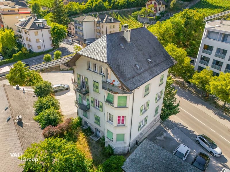 Charme et espace à deux pas du centre de Sierre (12)