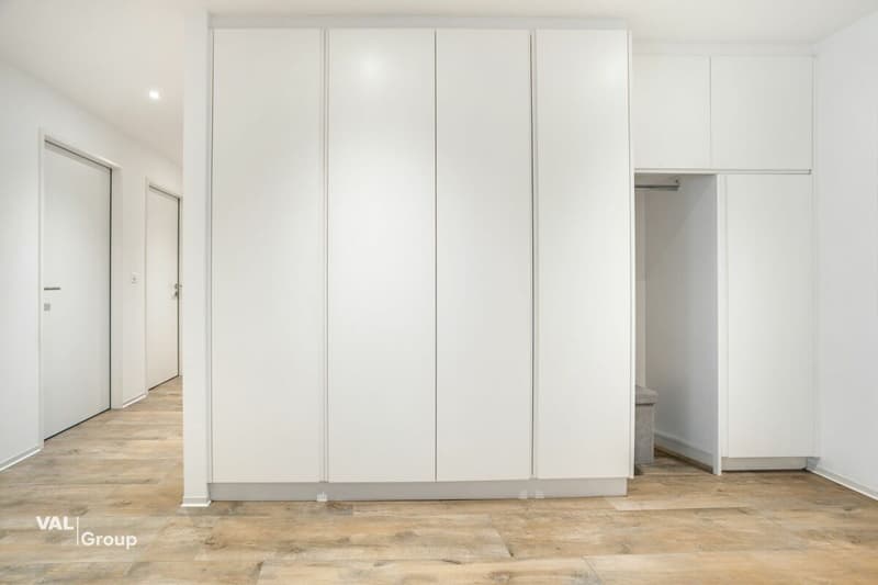 Neuwertige, helle Wohnung mit grosszügiger privater Grünfläche (10)