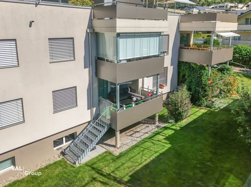 Neuwertige, helle Wohnung mit grosszügiger privater Grünfläche (12)