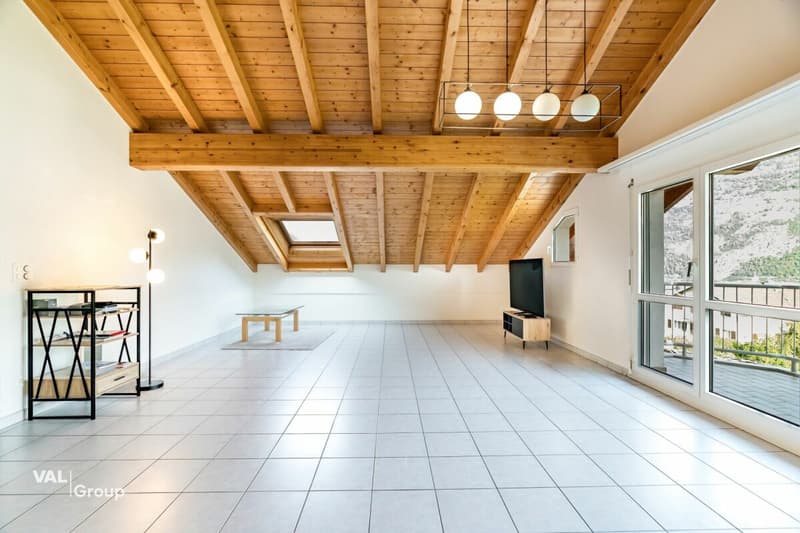 4.5 Zimmer-Dachwohnung mit Ausblick (3)