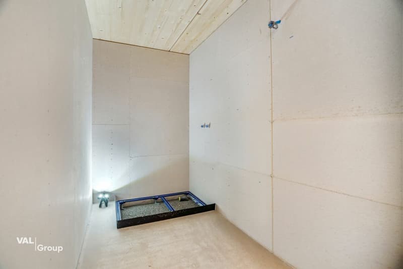 Aussergewöhnliche 5.5-Zimmer Attikawohnung in Steg (11)
