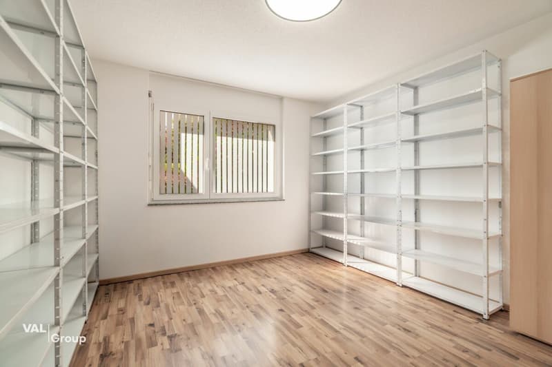 Wohnen mit Platz und Ruhe: Familienhaus in Niedergampel (10)